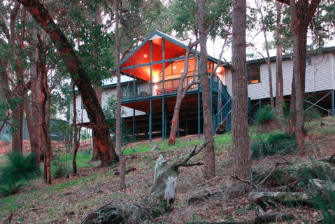 Treehouse - 3 Acre Elevated Nature Setting - Broome Tourism 3