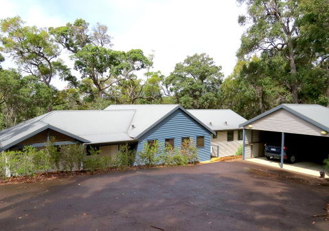 Treehouse - 3 Acre Elevated Nature Setting - Broome Tourism 1