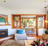 Treetops - elegant inviting designer cedar home - Broome Tourism