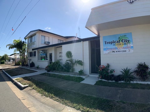 Tropical City Motor Inn - Broome Tourism 0