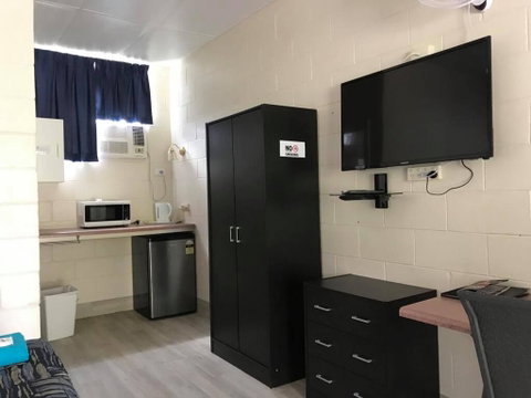 Tropical City Motor Inn - Broome Tourism 1