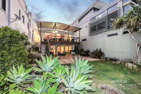 True Beachfront Beach House - Broome Tourism 1