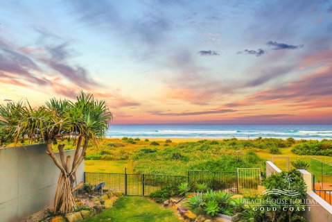 True Beachfront Beach House - Broome Tourism 0
