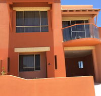 Tuscany Townhouse 3-4 - Broome Tourism