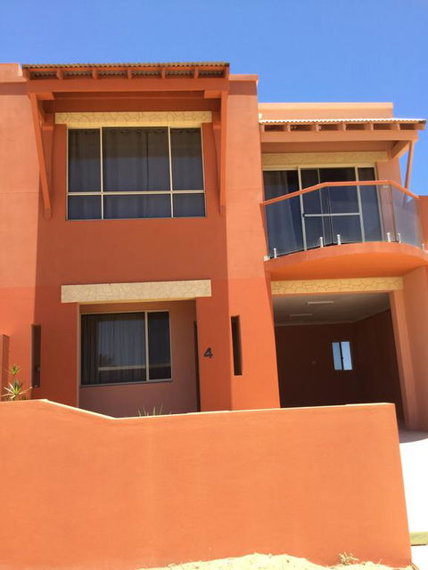 Tuscany Townhouse 3-4 - Broome Tourism 0