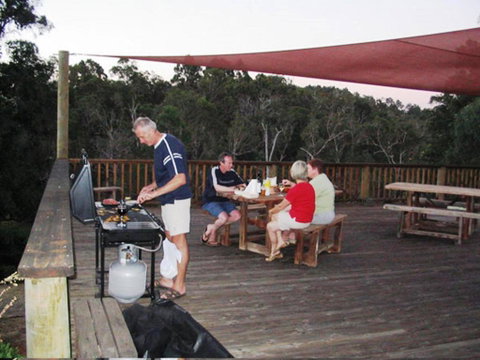 Tweed Valley Lodge - Broome Tourism 3