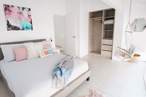 Unit 4 Weyba Lodge Noosa - Broome Tourism 3