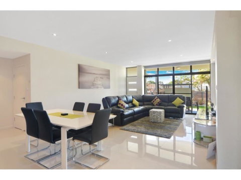 Utopia Apartment - Broome Tourism 1