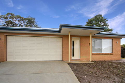 V & V Family Dream Away - Broome Tourism 0