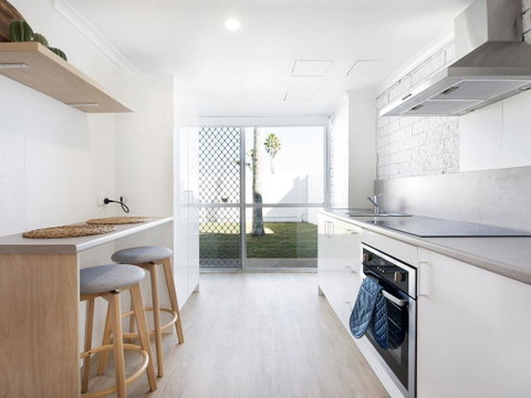 Ventura Beach Motel 2 Bed Poolside - Unit 3 - Broome Tourism 2