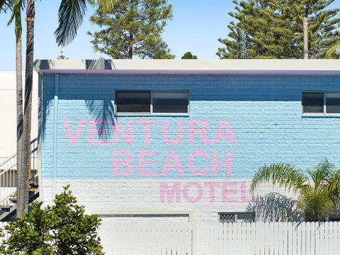 Ventura Beach Motel - 1 Bedroom Unit 8 - Broome Tourism 2