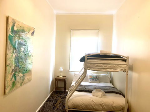 Victoria Albert Guest House Bar Cafe And Restaurant - Broome Tourism 1