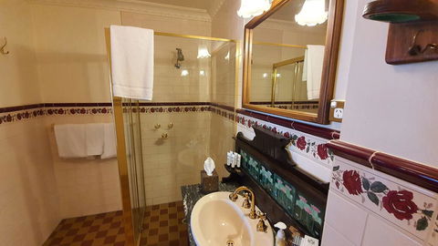 Victoria House Motor Inn - Broome Tourism 1