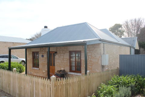 Victoria Cottage - Broome Tourism 3
