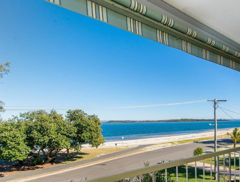 VIEWS VIEWS VIEWS! Front Top Floor Waterfront Unit - Chnook Apartments South Esp, Bongaree - Broome Tourism 0