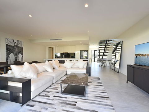 Villa Capri Waterside At Trinity Point - Broome Tourism 1