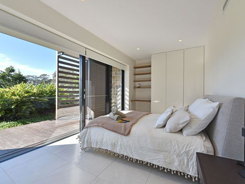 Villa Catania Waterside At Trinity Point - Broome Tourism 1