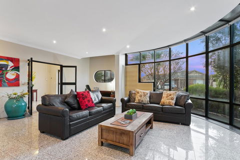 Villa De Marseilles - Melbourne - Broome Tourism 0