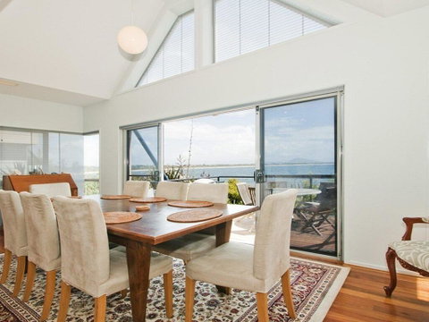 Villa Mer - Stylish Waterfront Accommodation - Broome Tourism 2
