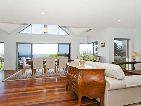 Villa Mer - Stylish Waterfront Accommodation - Broome Tourism 3