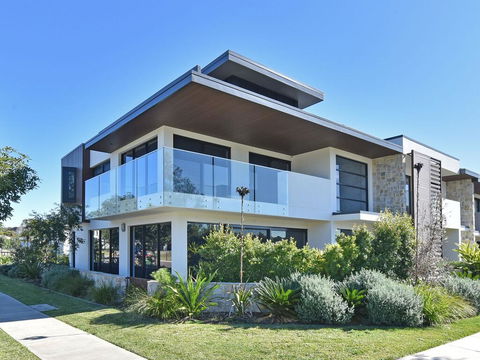 Villa Sorrento Waterside At Trinity Point - Broome Tourism 0