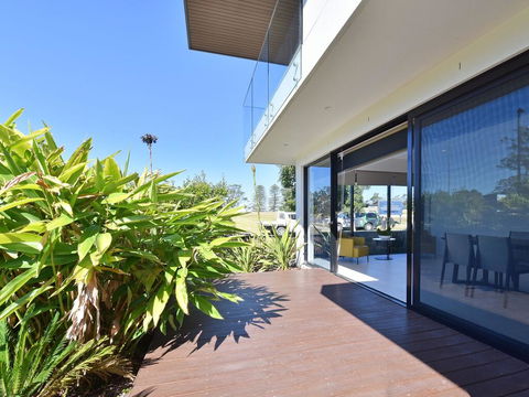 Villa Sorrento Waterside At Trinity Point - Broome Tourism 2