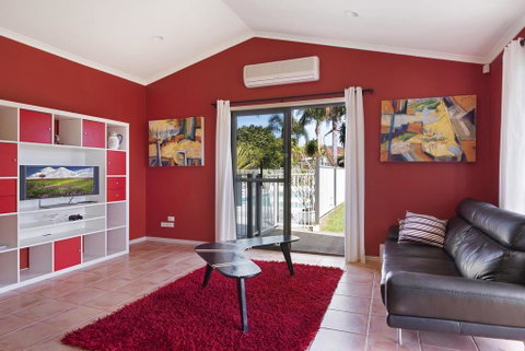 Village Drive 31 Ulladulla - Broome Tourism 1