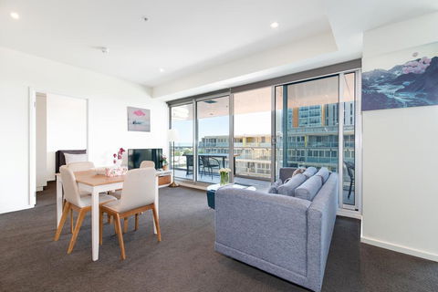 Vision On Morphett Adelaide Central - Broome Tourism 1