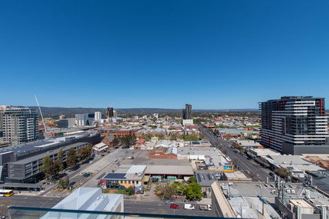 Vision On Morphett Adelaide Central - Broome Tourism 2