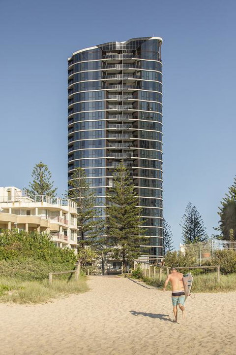 Vue Broadbeach - Broome Tourism 3