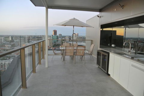 VUE Penthouse On King William - Broome Tourism 0