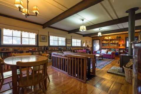 Walhalla Coach House - Broome Tourism 3