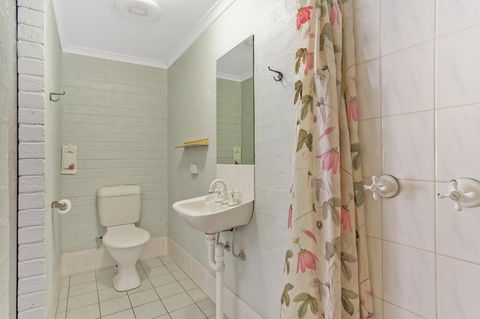 Wandarrah Lodge Hostel - Broome Tourism 1