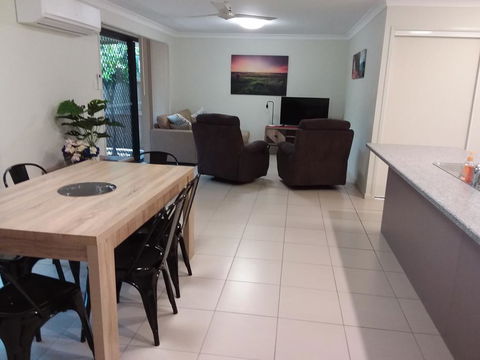 Waratah And Wattle Apartments - Broome Tourism 0
