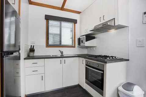 Warrnambool Holiday Village - Broome Tourism 3
