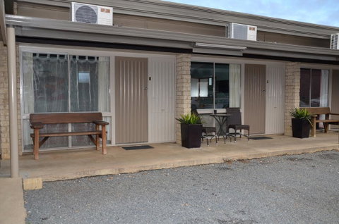 Warwick Motor Inn - Broome Tourism 2