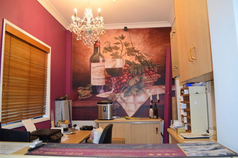 Warwick Vines Motel - Broome Tourism 2
