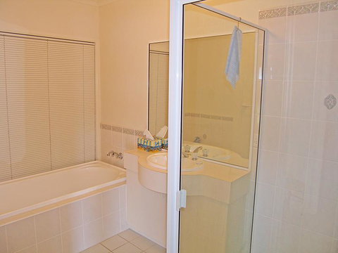 Water View House @ Orient Point - Broome Tourism 3