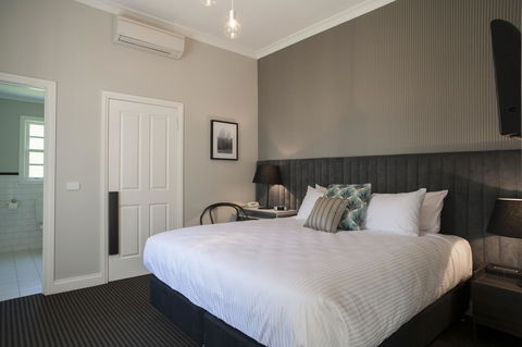 Oscar\'s On The Yarra - Broome Tourism 3