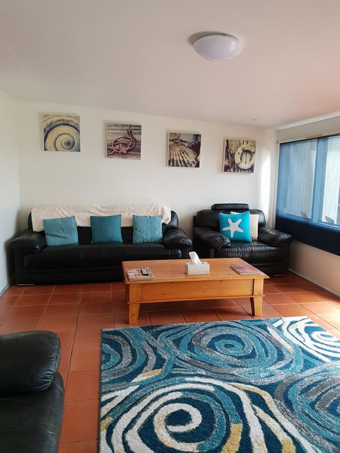 Relax In San Remo - Broome Tourism 0