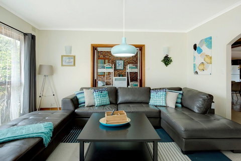 Sunryes Beach House - Broome Tourism 1