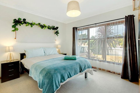 Sunryes Beach House - Broome Tourism 11