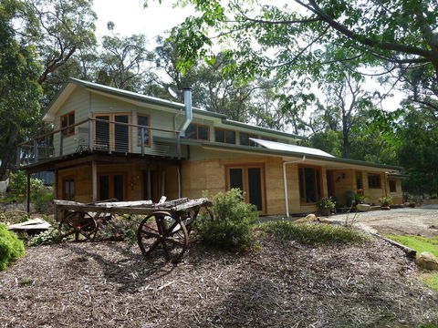 Bundjil Studio - Broome Tourism 23