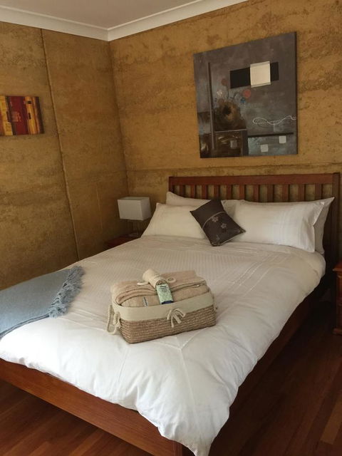 Bundjil Studio - Broome Tourism 9