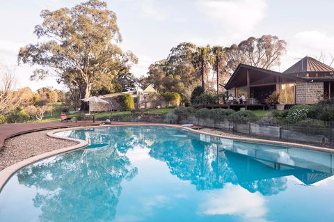 Kangaroo Manor - Broome Tourism 26
