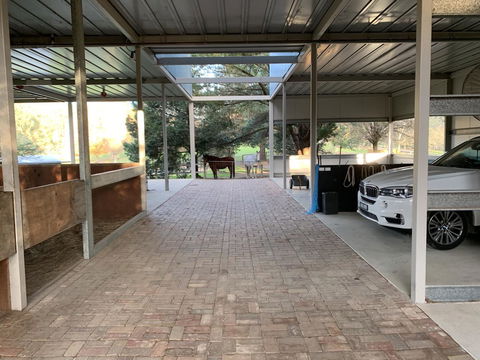 Kangaroo Manor - Broome Tourism 1