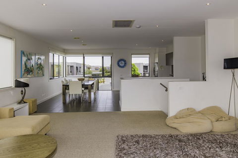 1 Pebble Place - Broome Tourism 4