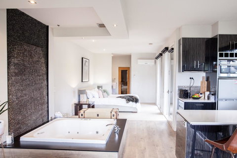 Polperro Villas - Broome Tourism 8