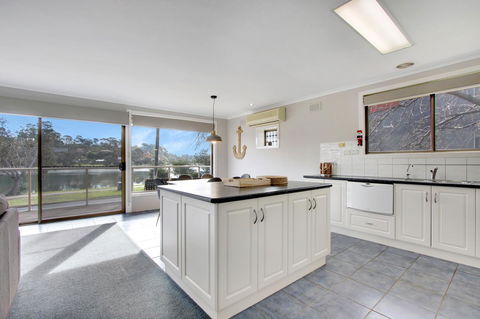 Hybiscus Waterfront Apartments - Broome Tourism 7