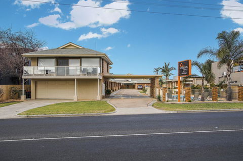 Hybiscus Waterfront Apartments - Broome Tourism 32